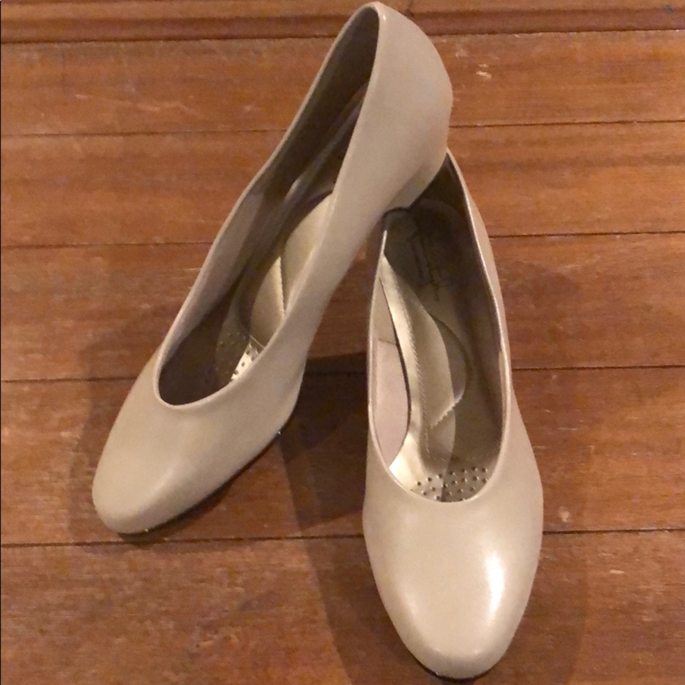 HUSH PUPPIES COMPANY. Women’s shoes 👠  Size 9M